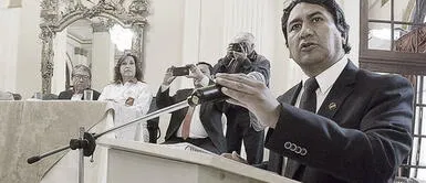 Vladimir Cerrón: “Si el gobierno se desvía, es el partido que tiene que rectificar la línea” Vladimir Cerrón: “Si el gobierno se desvía, es el partido que tiene que rectificar la línea”