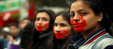 Conoce los retos que enfrentan las niñas y mujeres en el Bicentenario del Perú? Barreras que enfrentan las niñas y mujeres en el bicentenario del Perú
