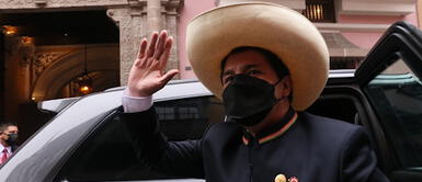 Pedro Castillo viste un traje con costuras andinas para su juramentación como presidente del bicentenario. Pedro Castillo: Cancelan juramentación de ministros y la reprograman hasta el 30 de julio