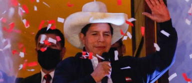 Pedro Castillo asume la presidencia del Perú y juró por una nueva constitución Pedro Castillo asume la presidencia del Perú y juró por una nueva constitución