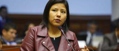 Indira Huilca critica a fotógrafo de prensa que le faltó el respeto a la primera dama, Lilia Paredes Huilca a hombre de prensa que faltó respeto a Lilia Paredes: “Su candidata perdió. Lo mínimo es respetar al adversario”