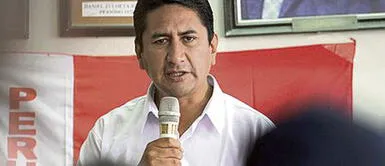 Vladimir Cerrón señala que “el Gobierno no debe entretenerse en atender ataques para ‘mejorar’ su imagen” Vladimir Cerrón señala que “el Gobierno no debe entretenerse en atender ataques para ‘mejorar’ su imagen”