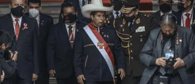 Pedro Castillo ha recibido una avalancha de criticas con tan solo tres días de haber tomado el mando del país. Pedro Castillo realizará sus actividades en Palacio de Gobierno hasta encontrar nueva sede
