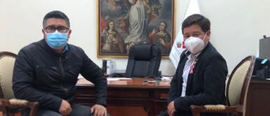 Guido Bellido destaca Guido Bellido felicita a ministro de Vivienda por "darse tiempo" de trabajar domingo