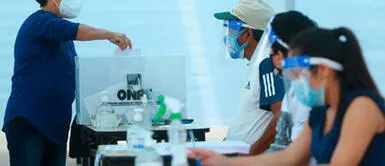 Miembros de mesa ONPE sortea miembros de mesa para Consulta Popular de Revocatoria 2021