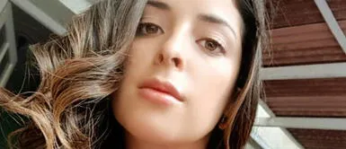 Andrea Luna y enterizo a rayas Andrea Luna revela la vigencia del estampado de rayas en Miami con outfit que conecta tendencias