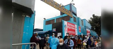 Vacunación COVID-19: Gente se retiró de vacunatorios al conocer de que recibirían vacuna china de Sinopharm fotos Personas se fueron de vacunatorios al enterarse que recibirían dosis de Sinopharm