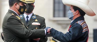 Pedro Castillo y Fuerzas Armadas Pedro Castillo fue reconocido como jefe supremo de las Fuerzas Armadas y la Policía Nacional
