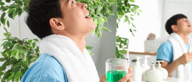 enjuague bucal COVID-19: Estudios no comprueban que el enjuague bucal elimine la carga viral en pacientes