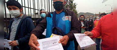 Vacuna COVID-19: Cientos de personas se quedaron sin segunda dosis hasta nuevo aviso en Plaza Norte Plaza Norte: Cientos de personas se quedaron sin segunda dosis tras falta de vacunas