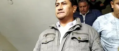 Vladimir Cerrón, Dina Boluarte, Guillermo Bermejo y Waldemar Cerrón son denunciados por extorsión contra Pedro Castillo Vladimir Cerrón y personas de su entorno son denunciados por extorsión contra Pedro Castillo