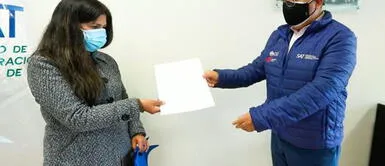 La mujer perdió 1300 soles dentro de las oficinas del SAT. Devuelven a mujer dinero perdido en las oficinas del SAT de Cercado de Lima