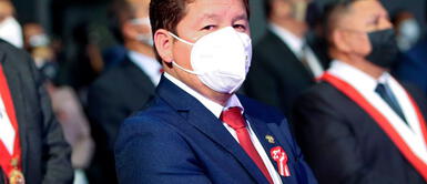 Guido Bellido amenaza presencia de Julio Velarde en el BCR al afirmar que debe trabajar para grandes mayorías Premier Guido Bellido: Velarde seguirá en el BCR mientras siga trabajando para “las grandes mayorías”