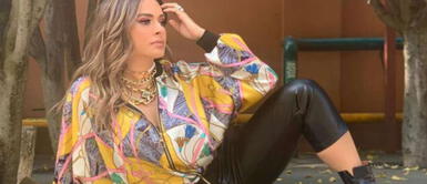 Galilea Montijo y falda de látex Galilea Montijo se apodera del efecto gloss del látex con un outfit romántico y elegante