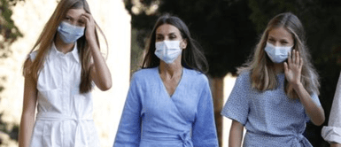 La princesa Leonor y la infanta Sofía dan lección de estilo con el calzado más cómodo y estiloso de verano. Leonor de Borbón y la infanta Sofía declaran su amor por las alpargatas con sus looks de verano