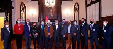 Pedro Castillo se comprometió a respetar la libertad de prensa en reunión con medios Pedro Castillo sobre libertad de prensa: “Respetaremos el derecho a la información de la ciudadanía y el ejercicio responsable y transparente”