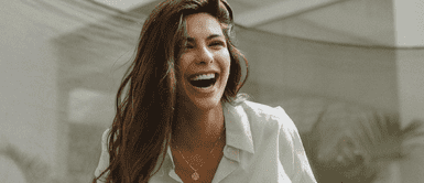 Ivana Yturbe y outfit pre mamá Ivana Yturbe expone su avanzado embarazo con vestido tejido de lana que lleva el sello de Lady Di