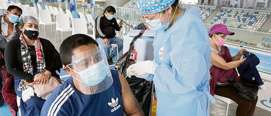 Titular de Salud también dijo que ampliarán el grupo etario para vacunación, según la llegada de las dosis. Minsa anunció que mayores de 36 años podrán vacunarse desde el miércoles 25 de agosto