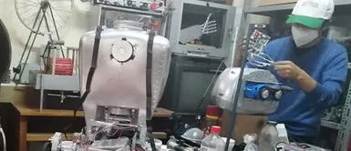 El profesor es conocido por su labor innovadora para mejorar los aprendizajes de los escolares. Walter Velásquez, profesor del Vraem que creó el primer robot quechuhablante