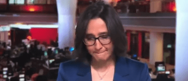 Una presentadora de la BBC se derrumba tras escuchar el testimonio de un fotógrafo afgano Presentadora de la BBC se "desmorona" tras escuchar el testimonio de un fotógrafo afgano