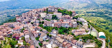 Conoce los requisitos del nuevo pueblo de Italia que vende casas por un euro. ¿Deseas vivir cerca de Roma? Venden casas en oferta por poco más de US$ 1 en Italia