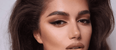 Expertos en maquillaje brindan una serie de tips para conseguir un maquillaje noventero desde casa. 5 pasos para crear un look de maquillaje noventero de ensueño