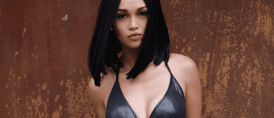 Angie Arizaga conquista con outfit casual chic protagonizado por botas vaqueras. Angie Arizaga da lección de estilo con vestido largo y botas vaqueras para un look casual chic