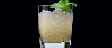 Tres cócteles para fanáticos del whiskey con un toque dulce. Tres cócteles para fanáticos del whiskey con un toque dulce