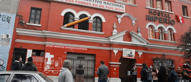 Perú Libre se pronuncia luego de allanamientos Perú Libre afirma que allanamiento contra el partido y Cerrón es irracional