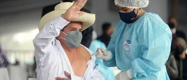 Pedro Castillo recibió la segunda dosis Pedro Castillo recibió segunda dosis de vacuna contra el COVID-19