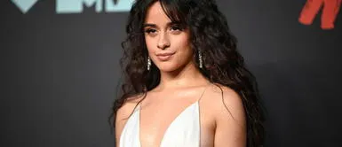 Camila Cabello y look Camila Cabello sorprende con elegante cambio de look que lleva la tendencia capilar del 2021