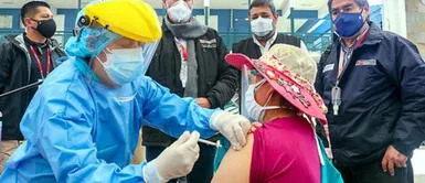 Vacunación contra la COVID-19 a profesores de todo el Perú iniciará el viernes 3 de setiembre Vacunación contra la COVID-19: Profesores de todo el Perú se podrán inmunizar desde este viernes