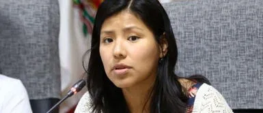 Indira Huilca defendió a Patricia Chirinos, quien denunció que Guido Bellido la agredió verbalmente. Huilca tras denuncia de Chirinos contra Bellido: “Mal hace el Premier al aludir a su condición campesina”