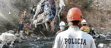 Accidente de tránsito Matucana Huarochirí 16 policías donan sangre para heridos de accidente en Matucana