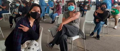 La buena noticia generó el incremento de vacunaciones en diferentes vacunatorios. Mayores de 30 años acuden en masa a los vacunatorios para recibir su primera dosis