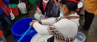 Vecinos de SJL ante corte de agua por aniego: Vecinos de SJL ante corte de agua por aniego: