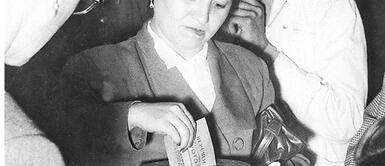 A nivel mundial, el primer país que otorgó el voto a la mujer fue Nueva Zelanda en 1893. El 07 de setiembre de 1955 se promulgó en el Perú la ley que permitía el voto de las mujeres