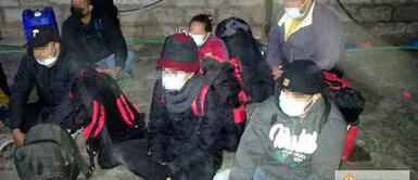 Tacna: desarticulan mafia que cobraba US$200 a inmigrantes para cruzar frontera con Chile Tacna: desarticulan mafia que cobraba US$200 a inmigrantes para cruzar frontera con Chile