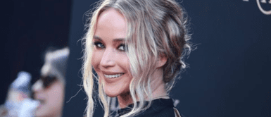 Jennifer Lawrence y su esposo Cooke Marooney esperan su primer hijo tras dos años de matrimonio. Jennifer Lawrence y el outfit con el que anunció al mundo sobre su primer embarazo