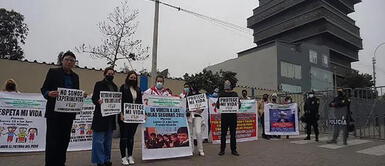 Padres tienen miedo que sus hijos se contagien de COVID-19. “No a las clases presenciales”: un sector de los padres se manifiesta en contra