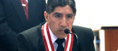 En el video el exmagistrado es azuzado, pero mantiene la calma y se aleja de los agresores. Avelino Guillén exfiscal supremo es violentado verbalmente por simpatizantes de Fujimori