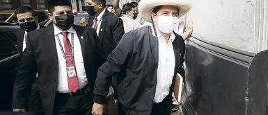 Choferes de Palacio de Gobierno fueron contratados por S/22 mil 500 y S/16 mil Esto es lo que ganan los conductores que están al servicio de Pedro Castillo