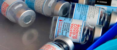 Las dosis de refuerzo se están usando para personas con un sistema inmune debilitado. Moderna defiende dosis de refuerzo con más datos sobre la pérdida de eficacia