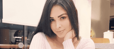 Pamela Franco y vestido de lentejuelas Pamela Franco retorna a los escenarios con magnético vestido de 'pailettes' dorado