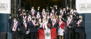 Perú Libre presenta proyecto de ley para disminuir los sueldos de altos funcionarios públicos Perú Libre presenta proyecto de ley para reducir los sueldos de altos funcionarios públicos