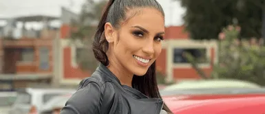 Allison Pastor exhibe la tendencia del print de rayas con un bikini clásico. El print de rayas vuelve a las listas de tendencias y Allison Pastor lo confirma con este bikini