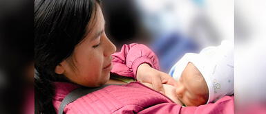 Experta aconseja usar mascarilla cuando estemos cerca del bebé y durante la alimentación. ¿Qué sucede si recibo la vacuna anticovid y luego le doy de lactar a mi bebé?