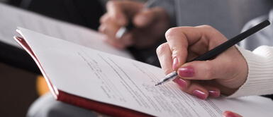 Conoce qué son las jergas peruana y cómo usarlas en el día a día. Jergas peruanas: ¿Qué significa huachafo, metete y agringado?