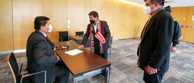 Guido Bellido e Iván Merino entregan oficio a Pluspetrol para iniciar renegociación por el gas de Camisea Guido Bellido e Iván Merino entregan oficio a Pluspetrol para iniciar renegociación por el gas de Camisea