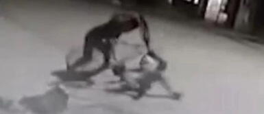 Repartidor mata a golpes al ladrón que quiso robarle la bicicleta y ahora está preso por “homicidio agravado” Trabajador mata a golpes al ladrón que quiso robarle la bicicleta y ahora está preso por “homicidio agravado”